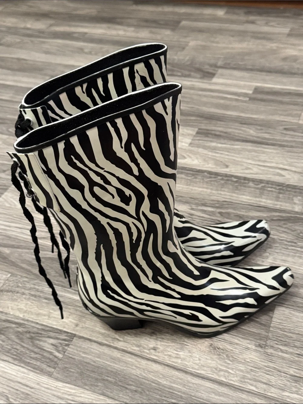 Corkys zebra print heeled rain boots women’s sz 9